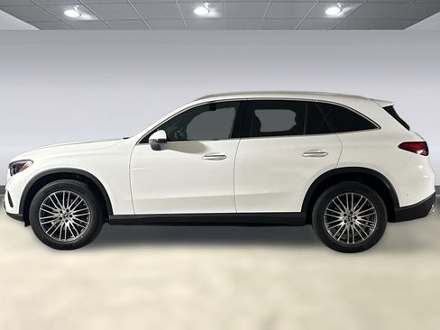 Used 2026 Mercedes-Benz GLC 300 4MATIC image 2