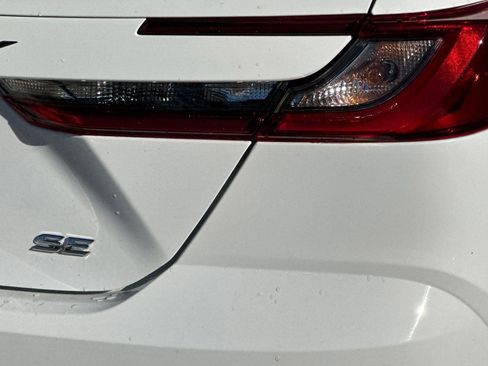 Used 2025 Toyota Camry SE image 27