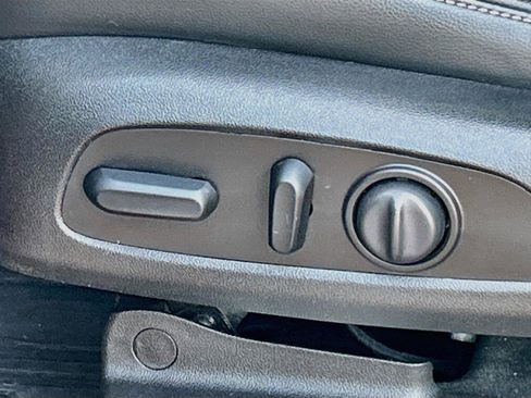 Used 2021 GMC Acadia SLT w/ LPO, Floor Liner Package FWD image 26