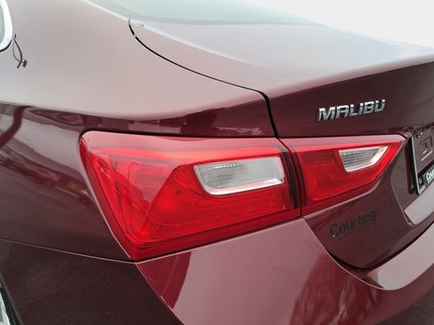 Used 2016 Chevrolet Malibu LT w/ Driver Confidence Package image 32