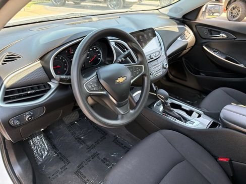 Used 2024 Chevrolet Malibu LT FWD image 10