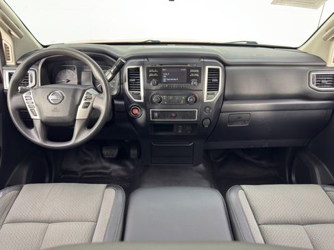Used 2017 Nissan Titan S image 10