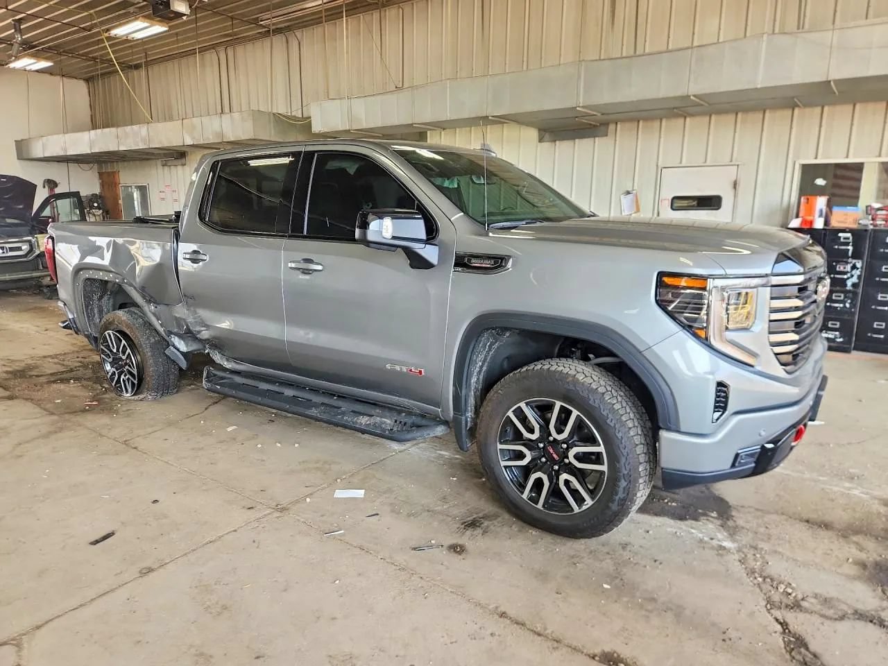 Used 2025 GMC Sierra 1500 AT4 w/ AT4 Premium Package AWD/4WD image 2