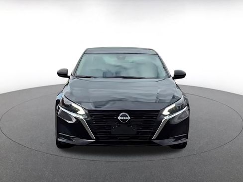 Used 2025 Nissan Altima 2.5 SV image 4