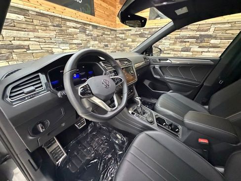 Used 2022 Volkswagen Tiguan SE R-Line AWD/4WD image 10