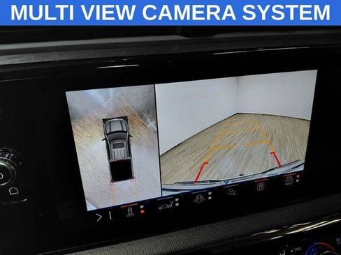 Used 2024 GMC Sierra 1500 AT4 w/ Technology Package AWD/4WD image 9