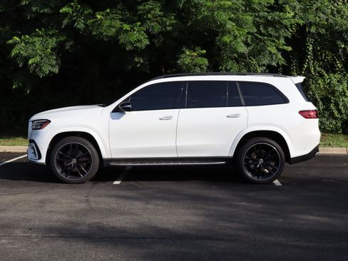 Used 2025 Mercedes-Benz GLS 580 4MATIC image 6
