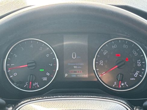 Used 2021 Toyota RAV4 XLE image 18