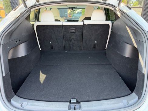 Used 2021 Tesla Model Y Long Range image 18