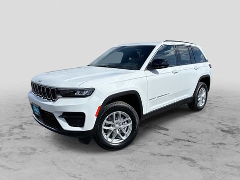 New 2026 Jeep Grand Cherokee Laredo image 1