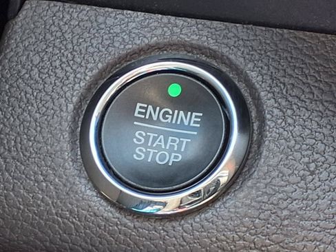 Used 2020 Ford Expedition XLT w/ Equipment Group 202A RWD image 12