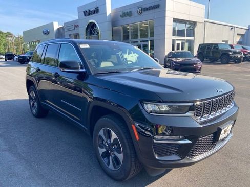 New 2023 Jeep Grand Cherokee 4WD 4xe image 7