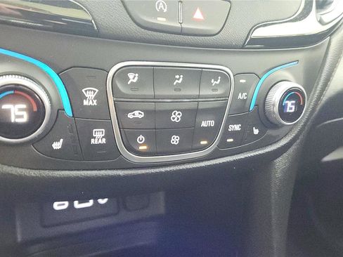 Used 2023 Chevrolet Equinox RS AWD/4WD image 33