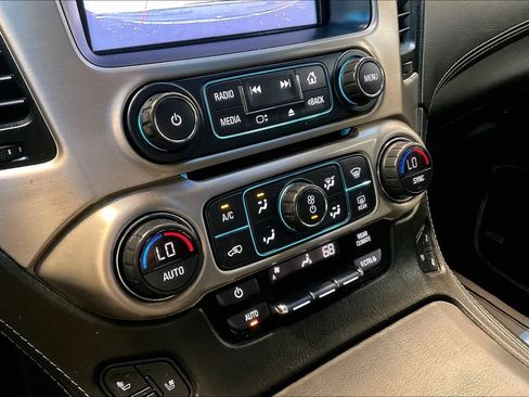 Used 2019 GMC Yukon XL Denali AWD/4WD image 18