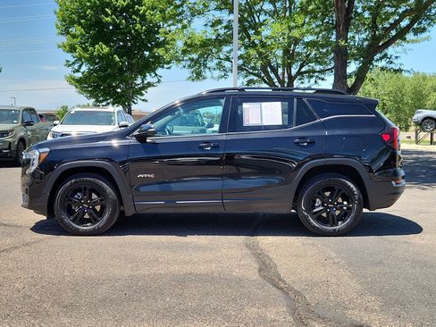 Used 2024 GMC Terrain AT4 AWD/4WD image 2