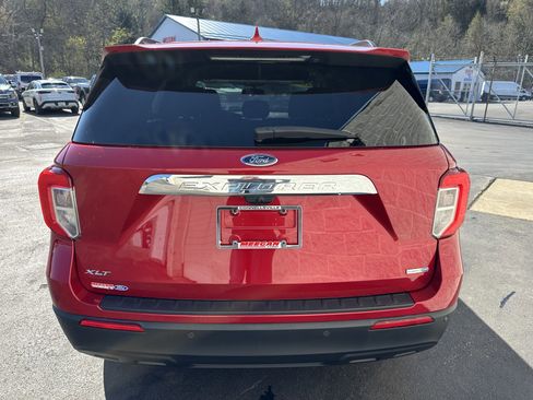 Used 2020 Ford Explorer XLT w/ Comfort Package image 6