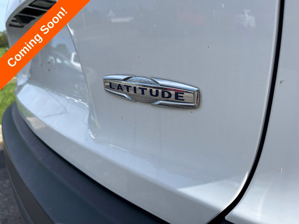 Used 2019 Jeep Cherokee Latitude w/ Popular Appearance Group AWD/4WD image 12