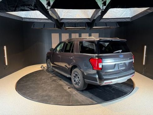 Used 2024 Ford Expedition XLT image 3