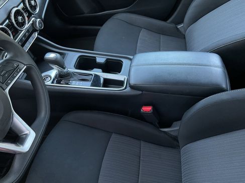 Used 2024 Nissan Sentra SV image 32