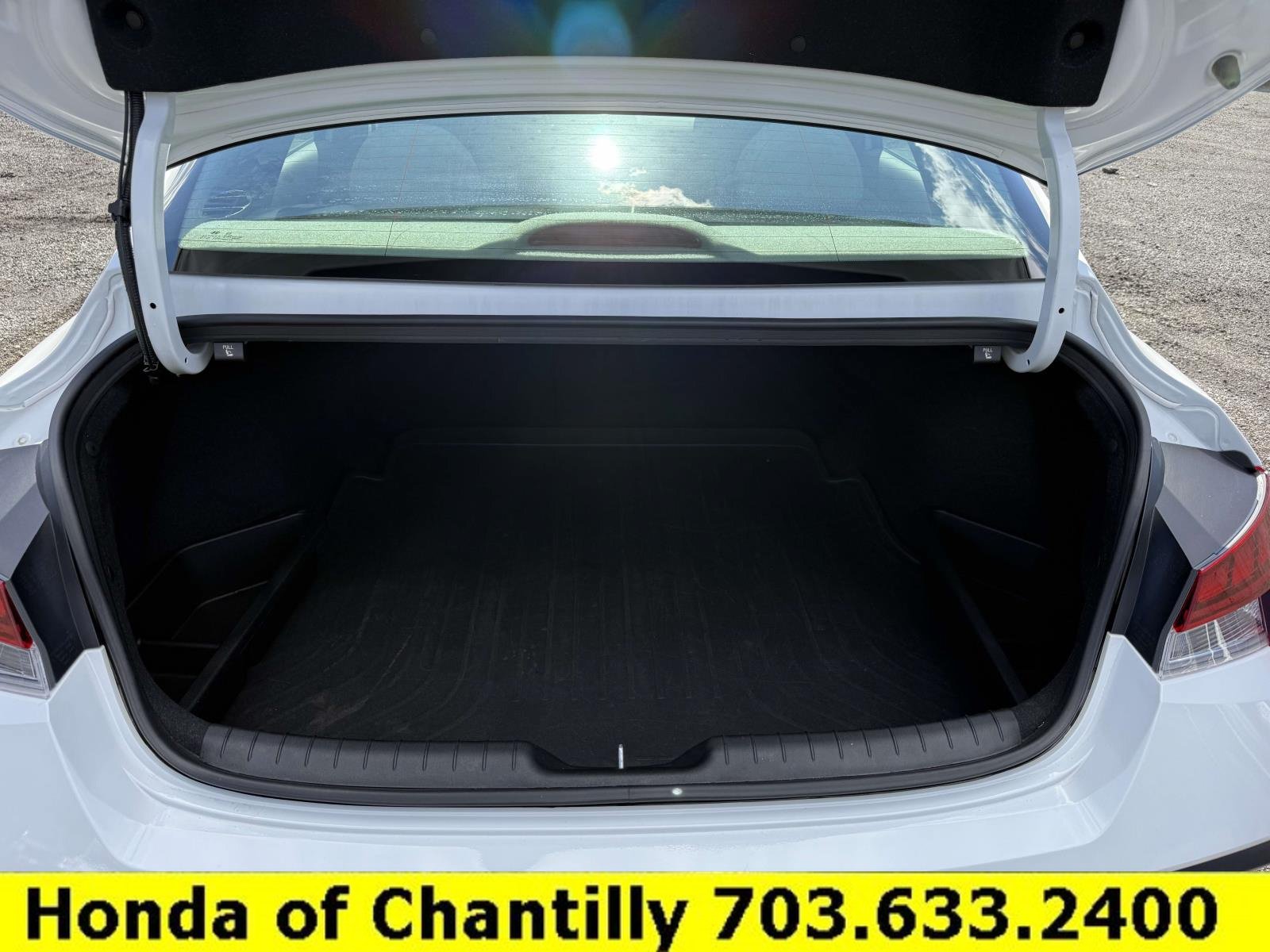Used 2024 Hyundai Elantra SEL w/ Convenience Package FWD image 29