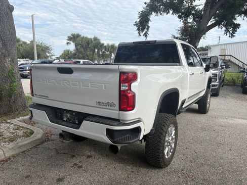 Used 2024 Chevrolet Silverado 2500 High Country w/ High Country Premium Package AWD/4WD image 7
