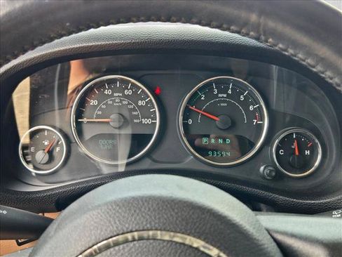 Used 2014 Jeep Wrangler Unlimited Sahara w/ Connectivity Group AWD/4WD image 9