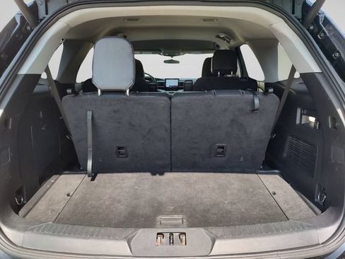 Used 2020 Ford Explorer XLT w/ Equipment Group 202A RWD image 31