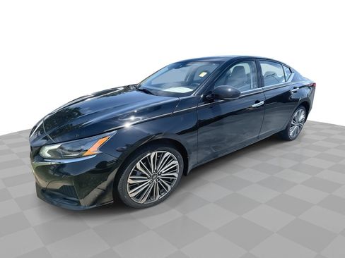 Used 2023 Nissan Altima 2.5 SL AWD/4WD image 1