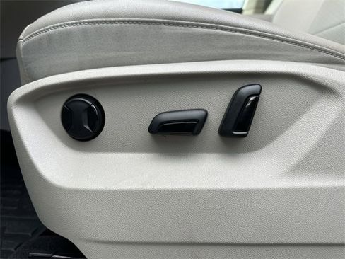 Used 2021 Volkswagen Atlas SE image 13