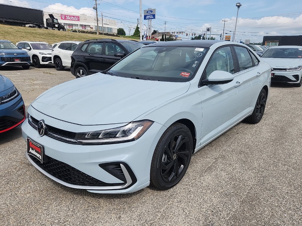 New 2026 Volkswagen Jetta SE FWD image 3