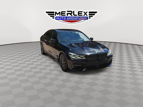Used 2017 BMW 750i RWD image 2