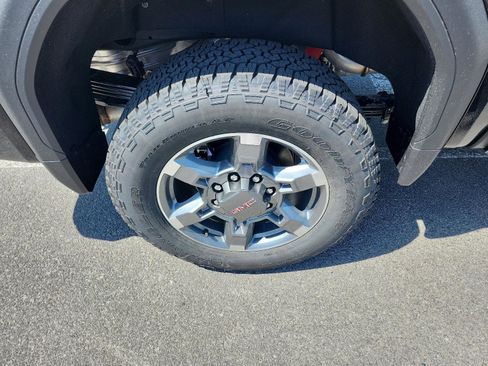 New 2025 GMC Sierra 2500 SLT w/ SLT Premium Package image 6