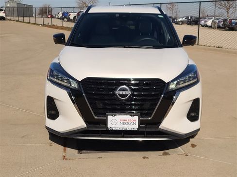 Certified 2023 Nissan Kicks SR w/ SR Premium Package image 5