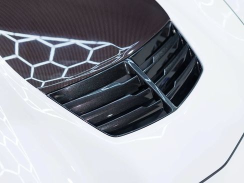 Used 2017 Chevrolet Corvette Z06 RWD image 9
