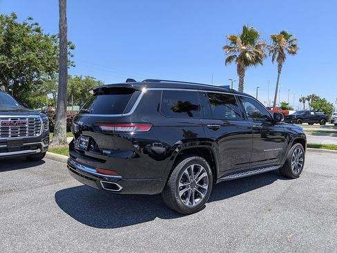 Used 2021 Jeep Grand Cherokee L Overland w/ Luxury Tech Group IV AWD/4WD image 15