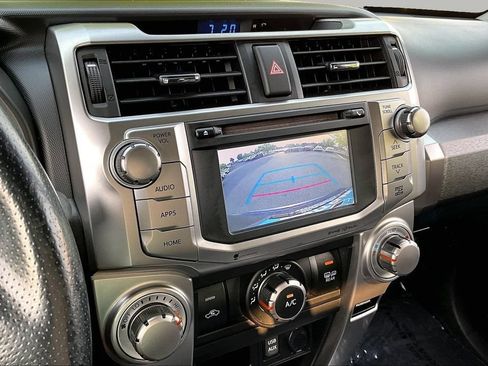 Used 2017 Toyota 4Runner SR5 Premium RWD image 11