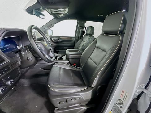 Used 2023 Chevrolet Suburban Premier image 13