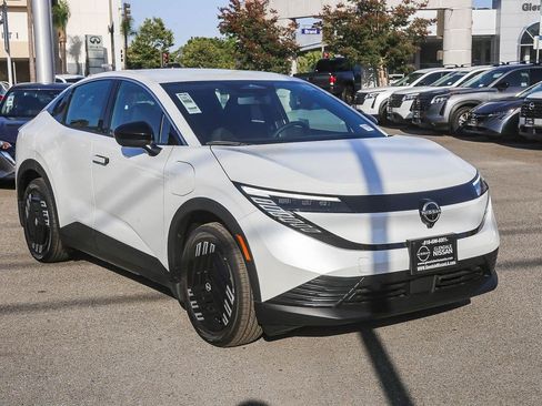 New 2026 Nissan Leaf w/ Illuminated Package FWD image 3