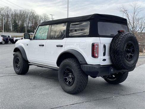 Used 2023 Ford Bronco Wildtrak image 3