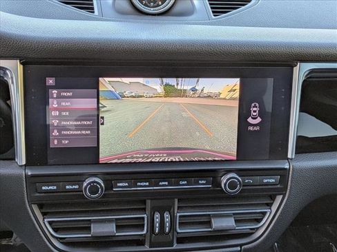 Used 2021 Porsche Macan S image 15