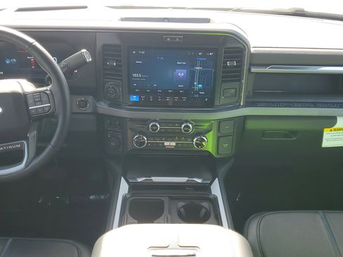 Used 2025 Ford F450 Platinum w/ FX4 Off-Road Package image 15