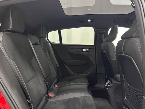 Used 2023 Volvo C40 P8 Recharge Plus image 21