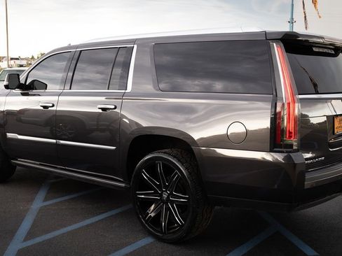 Used 2017 Cadillac Escalade ESV Premium Luxury w/ LPO, Radiant Package AWD/4WD image 25