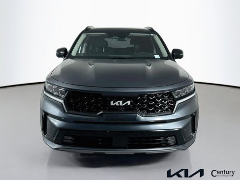 Certified 2022 Kia Sorento SX FWD image 2