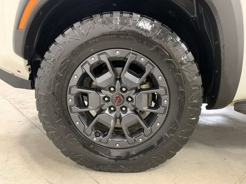 Used 2022 Nissan Frontier PRO-4X w/ Pro-4X Premium Package AWD/4WD image 21