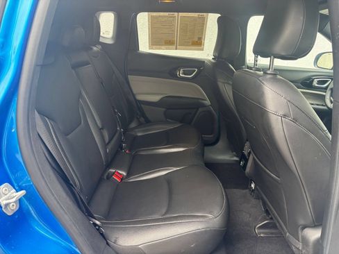 Used 2025 Jeep Compass Limited AWD/4WD image 34