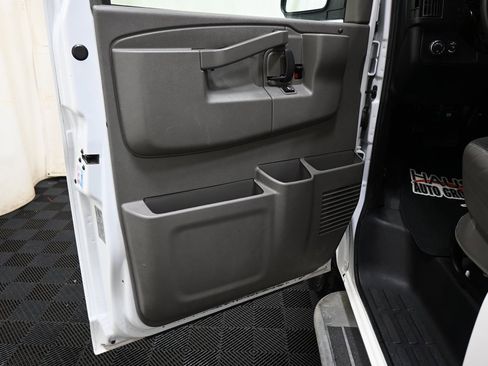 Used 2023 Chevrolet Express 2500 w/ Driver Convenience Package image 18