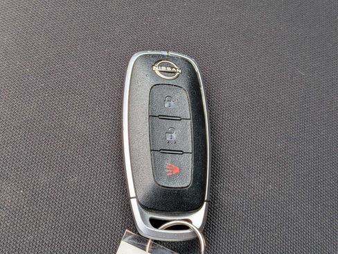 Used 2024 Nissan Rogue S AWD/4WD image 27