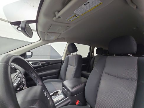Used 2019 Nissan Pathfinder SV FWD image 19