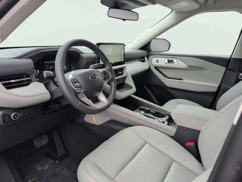 New 2026 Ford Explorer Active w/ Active Comfort Package image 8